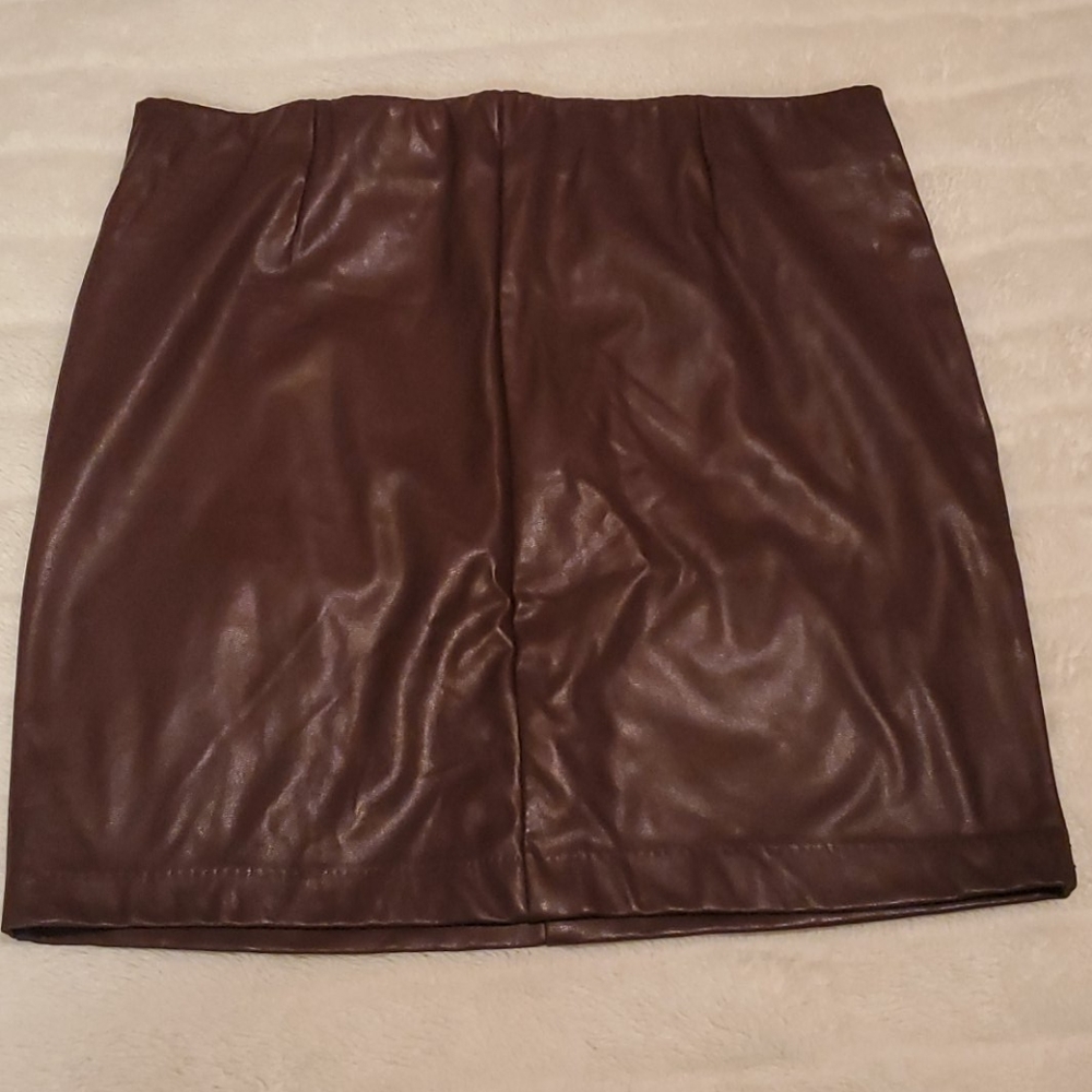 Dymanite skirt